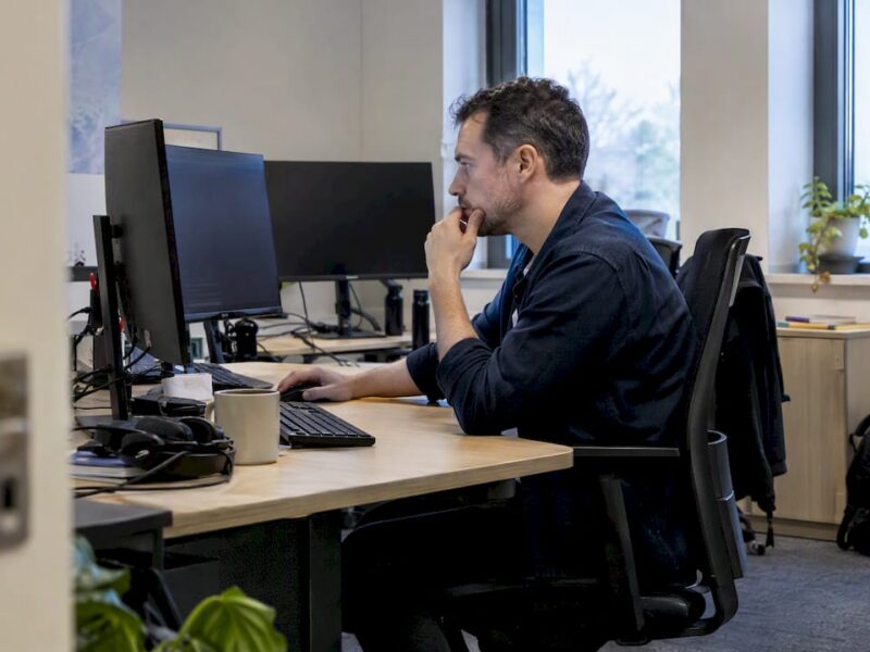 Operator reviewing a campaign learning status